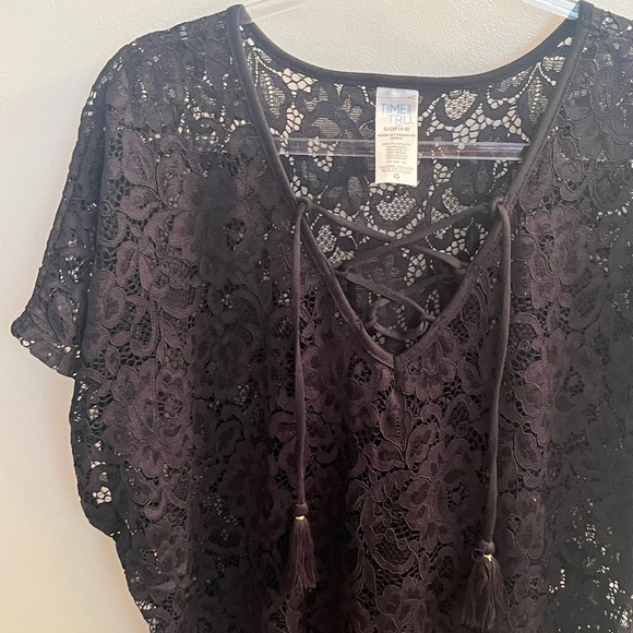 Black Lace coverup - Picture 3 of 5